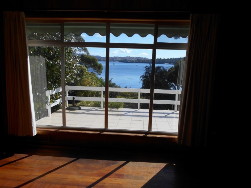 64 Barton Avenue, Triabunna TAS 7190