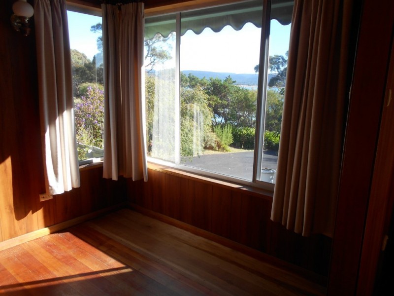 64 Barton Avenue, Triabunna TAS 7190