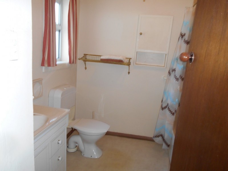 64 Barton Avenue, Triabunna TAS 7190