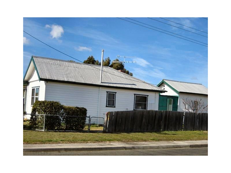 8 Selwyn Street, Triabunna TAS 7190