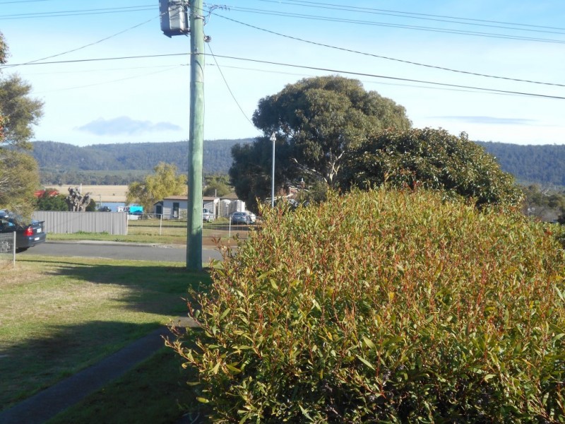 1 Ada Street, Triabunna TAS 7190