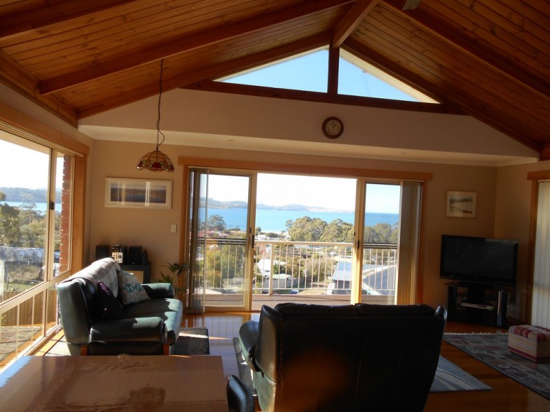 16 Seaview Crescent, Orford TAS 7190