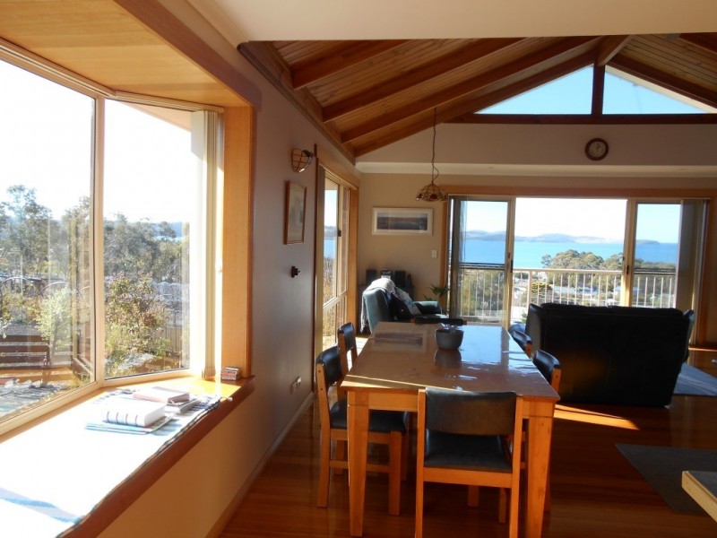 16 Seaview Crescent, Orford TAS 7190