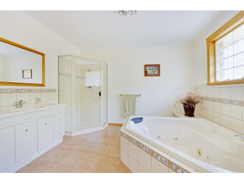16 Seaview Crescent, Orford TAS 7190