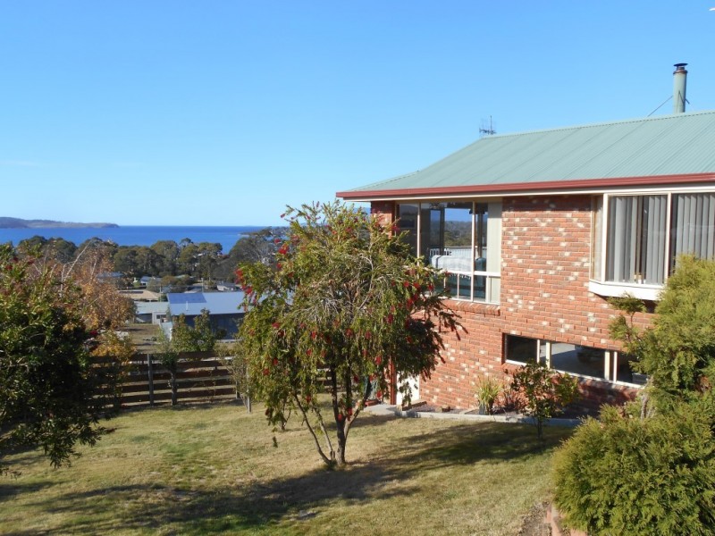 16 Seaview Crescent, Orford TAS 7190