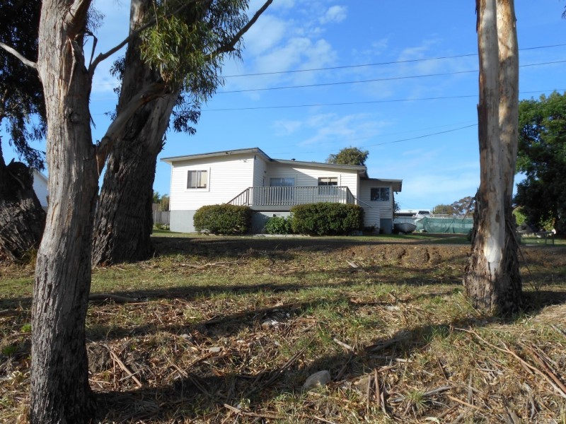 35 Esplanade East, Triabunna TAS 7190