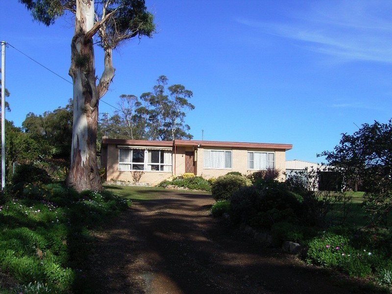 6 Barton Avenue, Triabunna TAS 7190