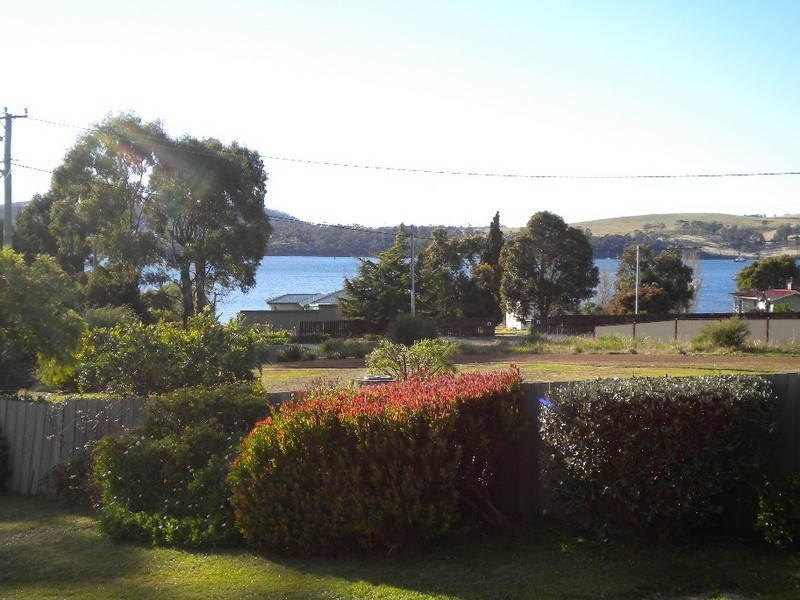 6 Barton Avenue, Triabunna TAS 7190