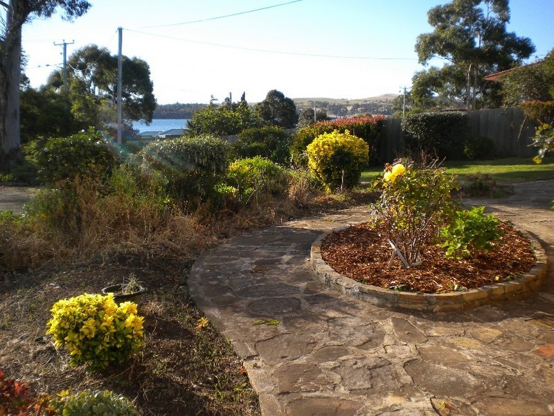 6 Barton Avenue, Triabunna TAS 7190