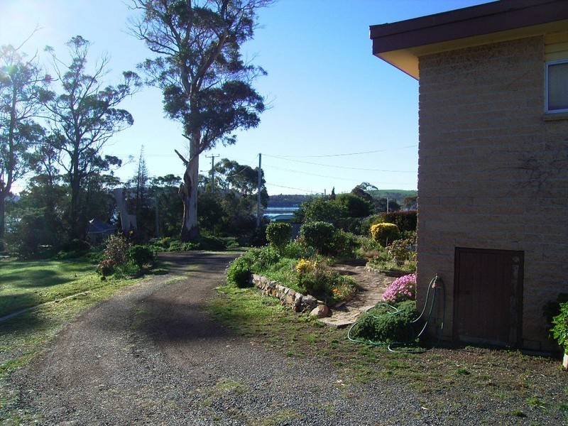 6 Barton Avenue, Triabunna TAS 7190