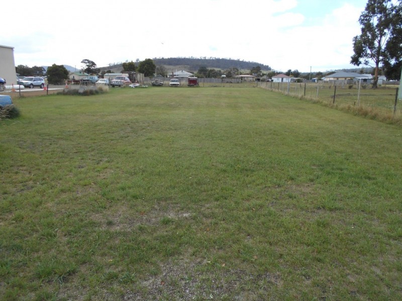 24 Melbourne Street, Triabunna TAS 7190
