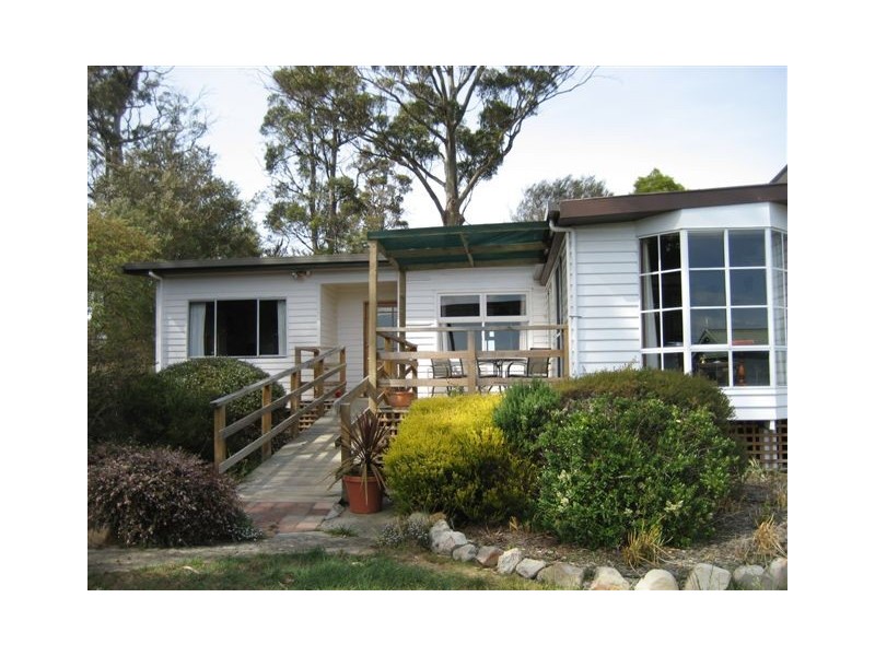 7 Barton Avenue, Triabunna TAS 7190