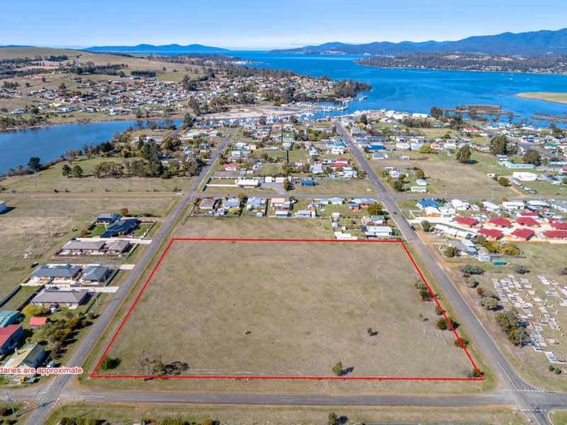 28 Victoria Street, Triabunna TAS 7190