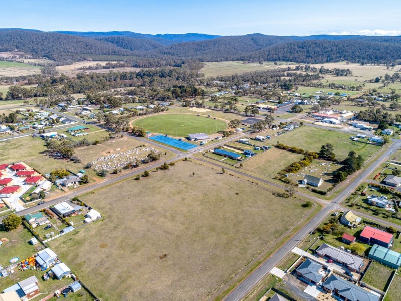 28 Victoria Street, Triabunna TAS 7190
