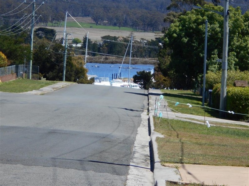 11 Selwyn Street, Triabunna TAS 7190