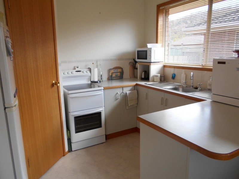 2/11A Charles Street, Orford TAS 7190