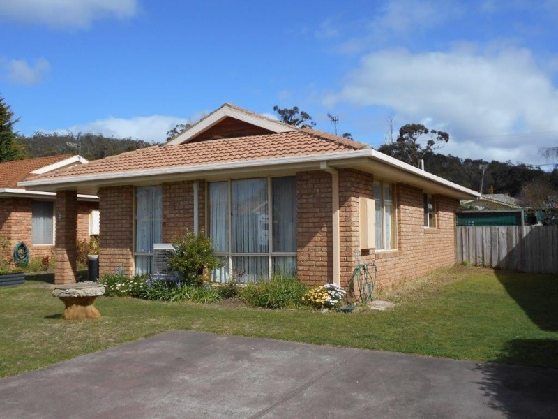 2/11A Charles Street, Orford TAS 7190