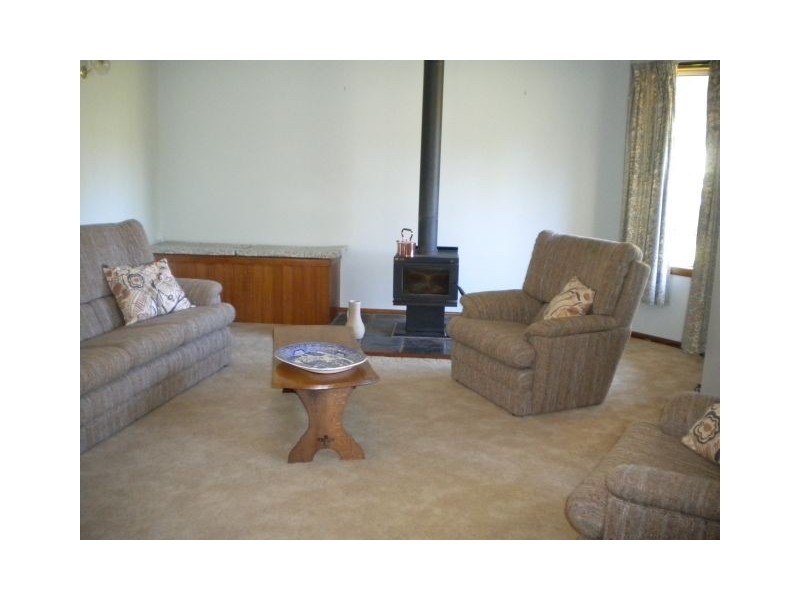 5 Barton Avenue, Triabunna TAS 7190