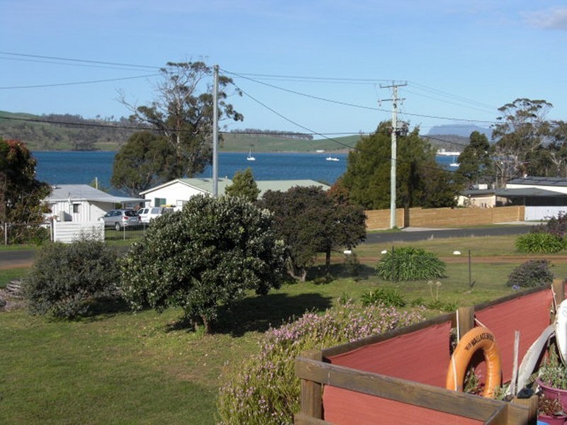 12 Barton Avenue, Triabunna TAS 7190
