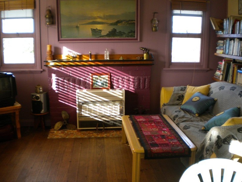 12 Barton Avenue, Triabunna TAS 7190