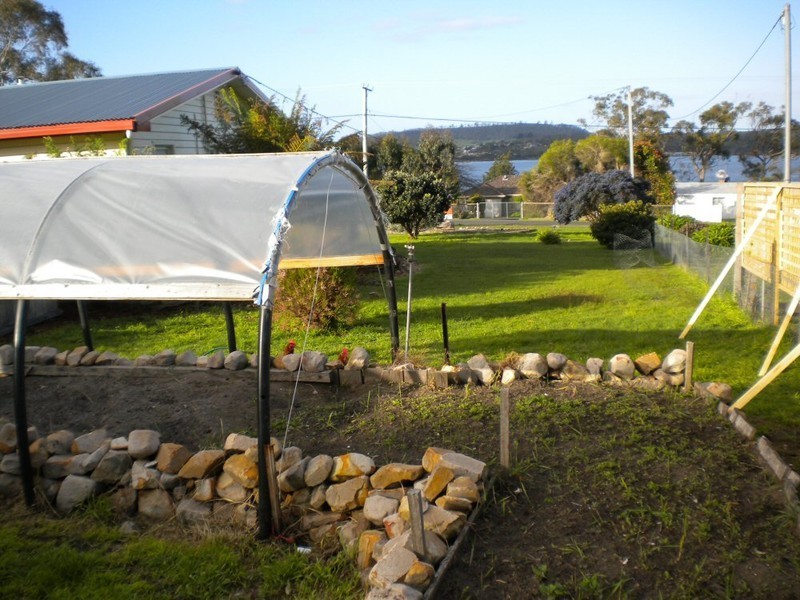 12 Barton Avenue, Triabunna TAS 7190