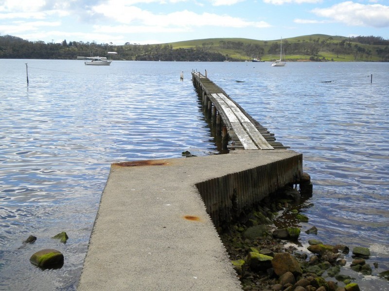 21 Barton Avenue, Triabunna TAS 7190