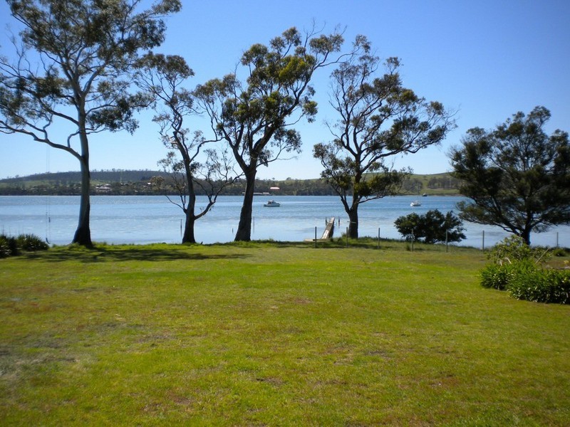 21 Barton Avenue, Triabunna TAS 7190