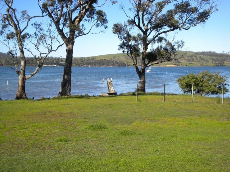 21 Barton Avenue, Triabunna TAS 7190