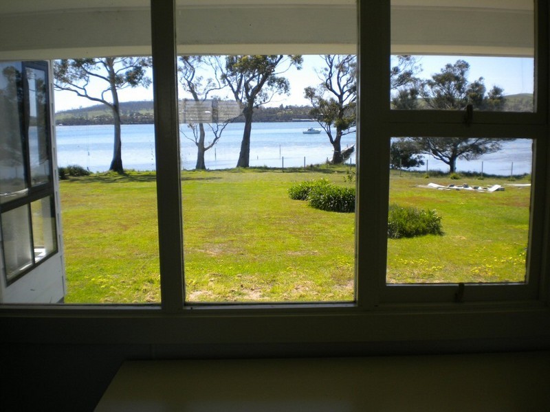 21 Barton Avenue, Triabunna TAS 7190