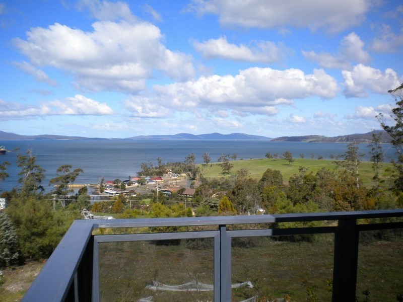 2/39 Bernacchi Drive, Orford TAS 7190