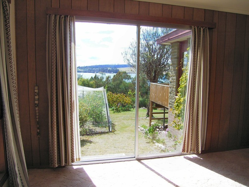 76 Barton Avenue, Triabunna TAS 7190