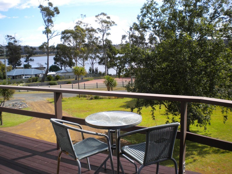 24 Barton Avenue, Triabunna TAS 7190