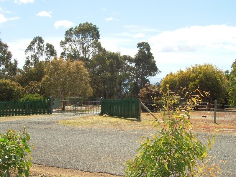 3 Van Leeuwen Crescent, Spring Beach TAS 7190
