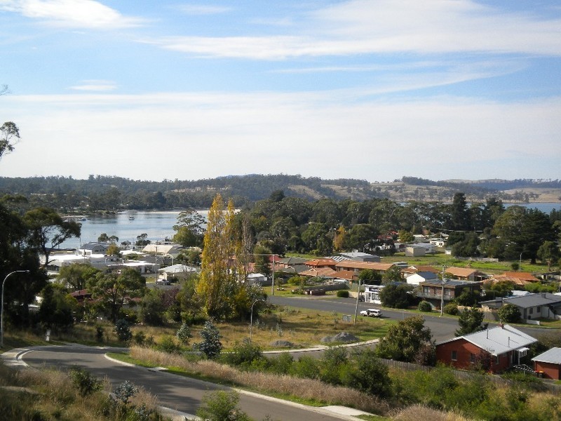 14 Wattle Grove, Orford TAS 7190