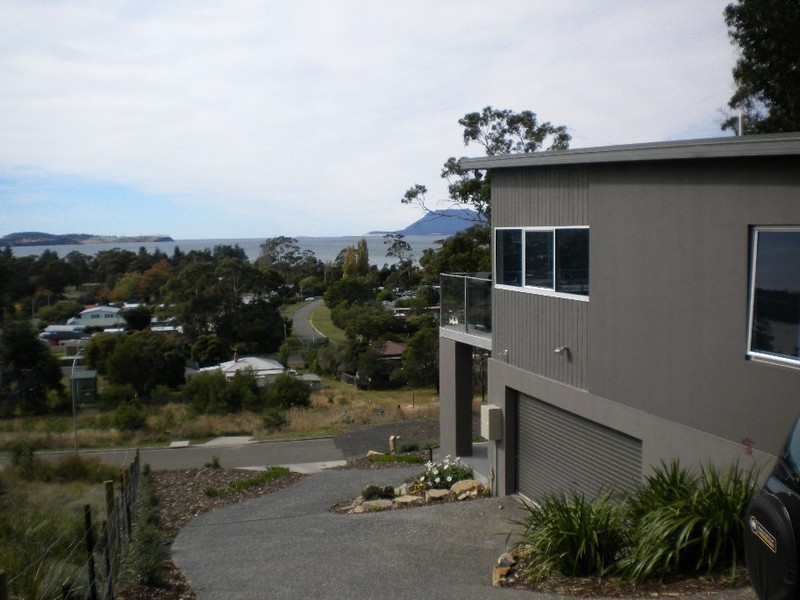 14 Wattle Grove, Orford TAS 7190