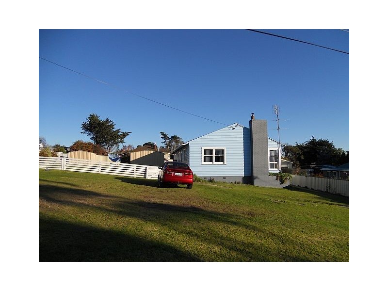 2 Selwyn  Street, Triabunna TAS 7190
