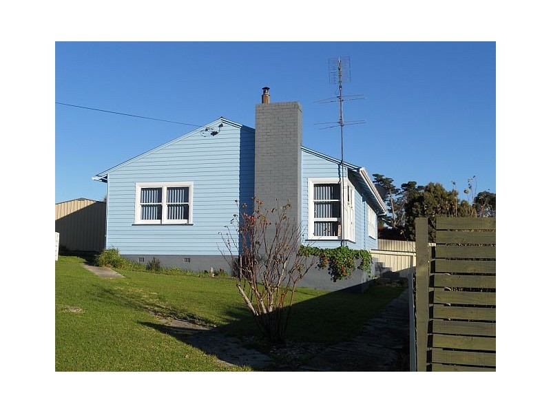 2 Selwyn  Street, Triabunna TAS 7190