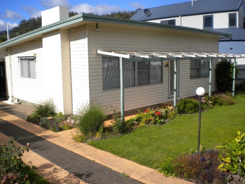 2 Esplanade, Orford TAS 7190
