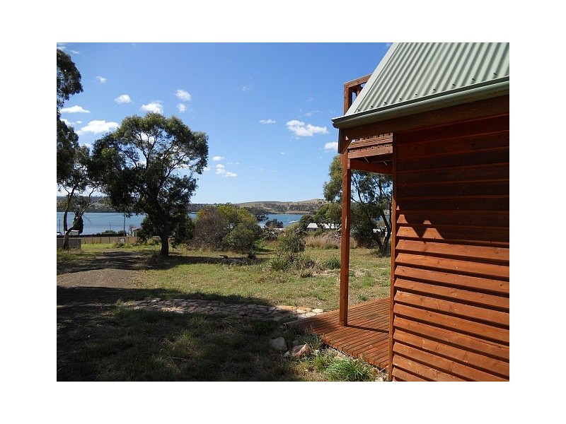 8A Barton Avenue, Triabunna TAS 7190