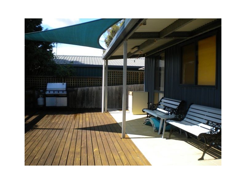 37 Barton Avenue, Triabunna TAS 7190