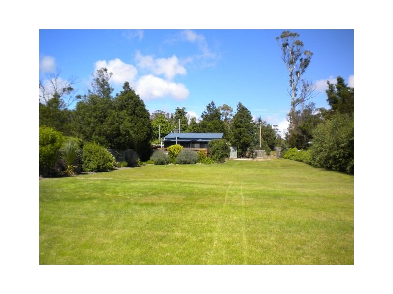 37 Barton Avenue, Triabunna TAS 7190