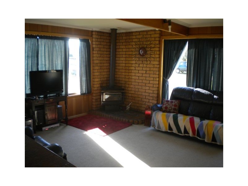 11 Maria Street, Triabunna TAS 7190