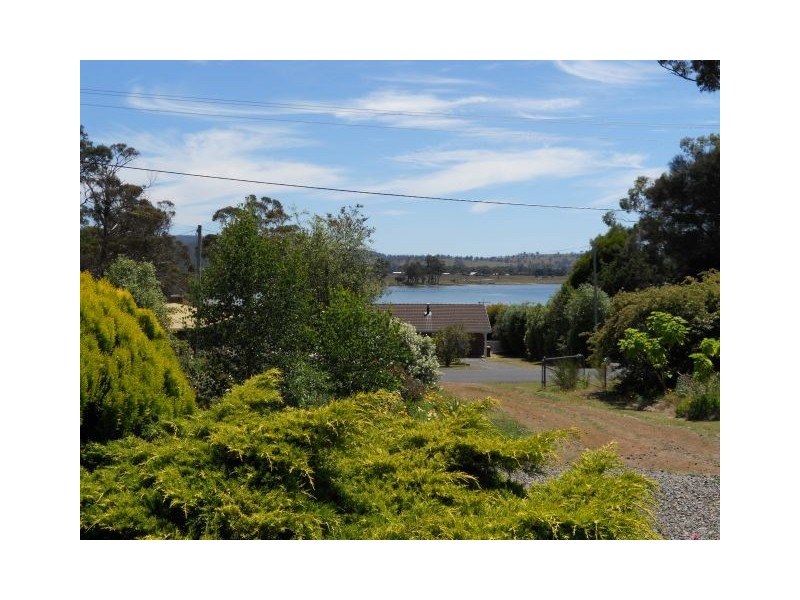 4 Barton Avenue, Triabunna TAS 7190
