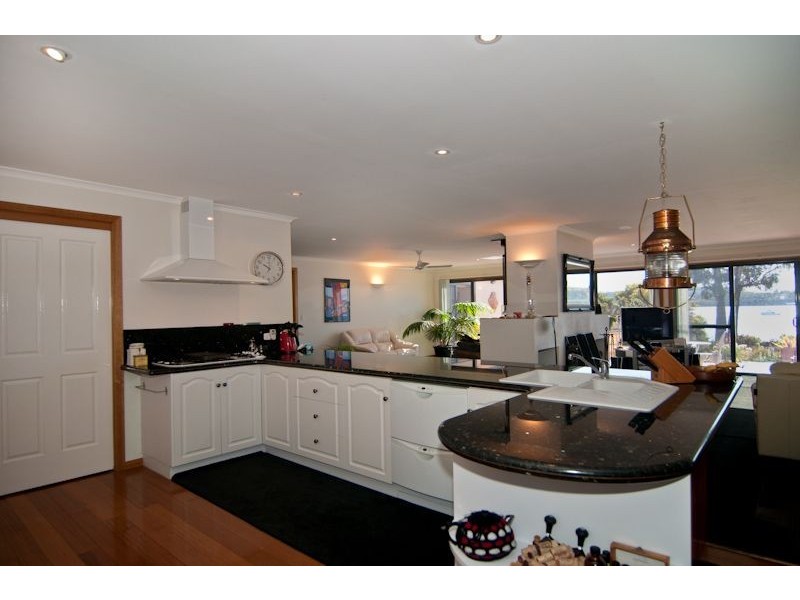 25 Barton Avenue, Triabunna TAS 7190