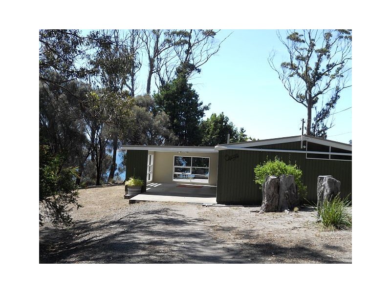 11 Bluff Road, Spring Beach TAS 7190