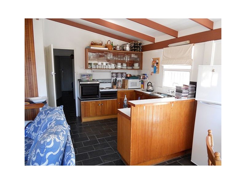 11 Bluff Road, Spring Beach TAS 7190