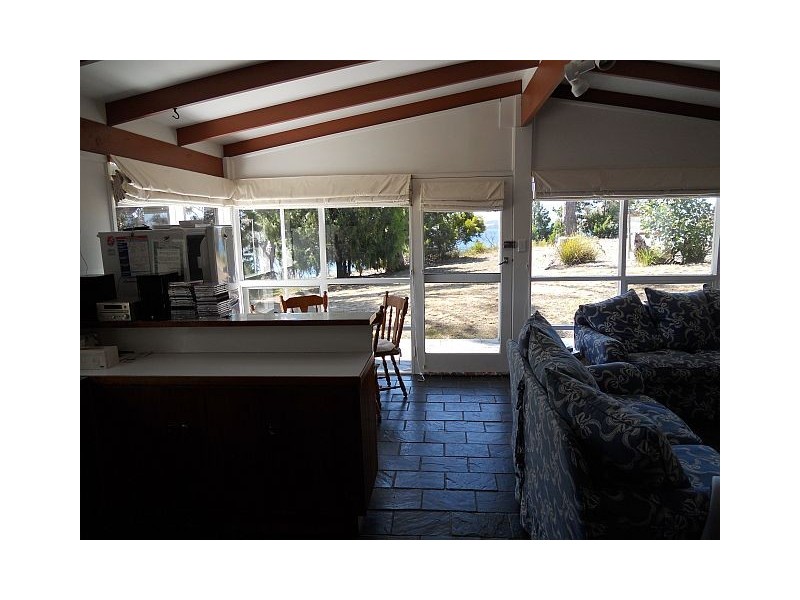 11 Bluff Road, Spring Beach TAS 7190
