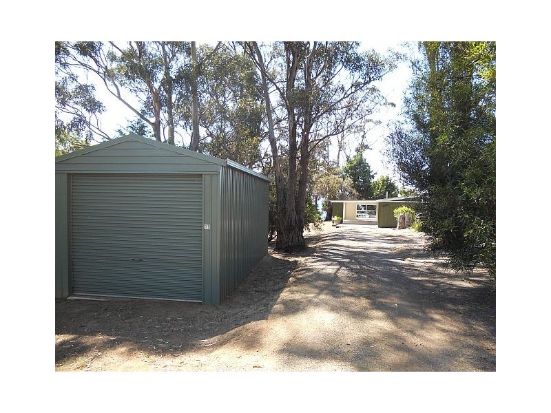 11 Bluff Road, Spring Beach TAS 7190