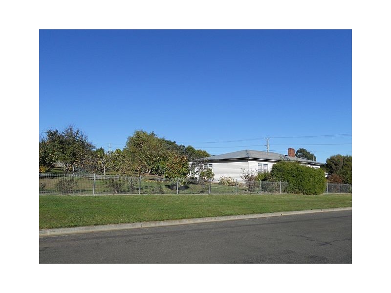 20 Roberts Street, Triabunna TAS 7190
