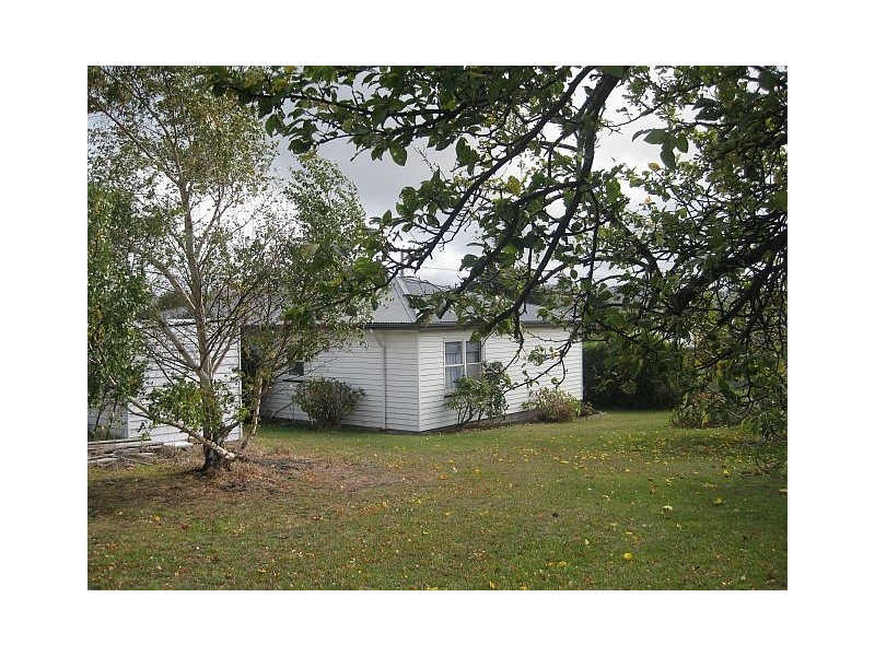 20 Roberts Street, Triabunna TAS 7190